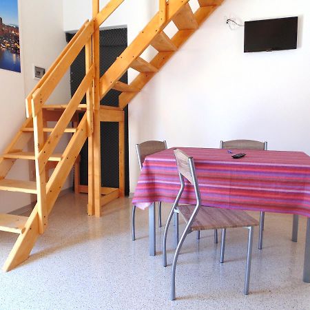 Raffaela Casa Vacanze Aradeo Bagian luar foto