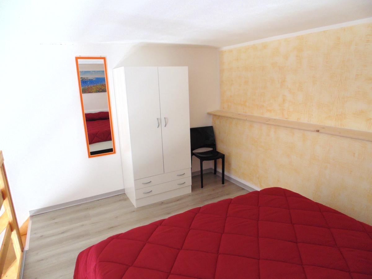Raffaela Casa Vacanze Aradeo Bagian luar foto